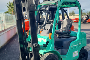 Muletti Carrelli elevatori Miniescavatori Rimorchi