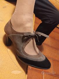 Scarpette in pelle scamosciata marrone e nero