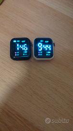 Orologi digitali bianco e nero