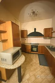 Cucina in legno di ciliegio