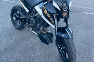 KTM 690 DUKE R