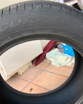 Gomme 4 stagioni Pirelli Scorpion verde 215/60 R17