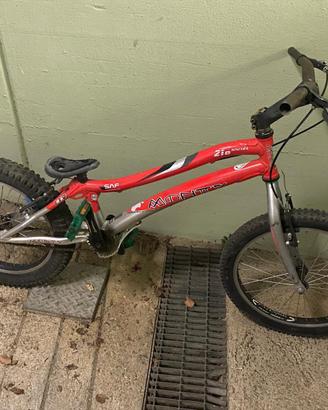 Bicicletta da trial monty
