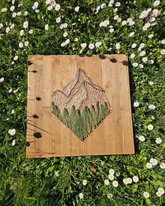 String art Montagna su legno