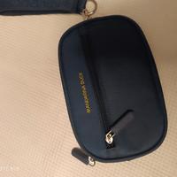 pochette mandarina duck