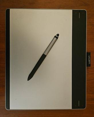 wacom intuos pen e touch medium tavoletta grafica 