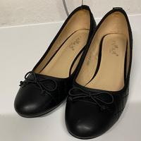 Decoltè in pelle nera