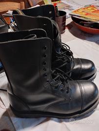 Anfibi in pelle misura 40 