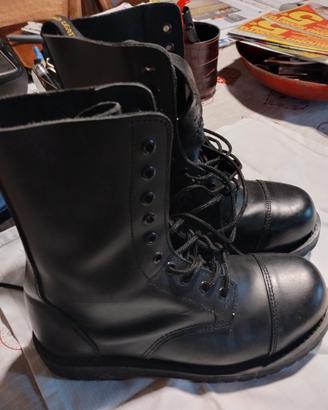 Anfibi in pelle misura 40 