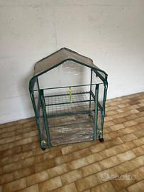 Serra da balcone con ripiani e ruote