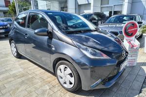 TOYOTA Aygo 1.0 VVT-i 69 CV 5p. x-play TSS MMT