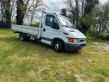 M127 - Furgone Iveco Daily 35C11 cassone fisso