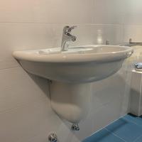 Lavandino lavabo con semicolonna Ideal Standard