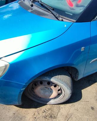 SKODA ROOMSTER 2006 PARAFANGO ANTERIORE SX/DX