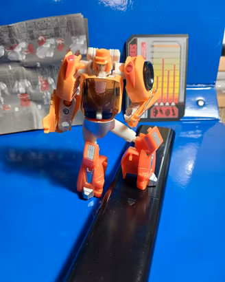 transformers titans return wheelie 