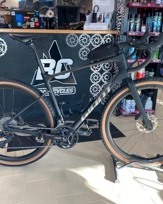 USATO gravel Giant Revolt Advanced 1 ML