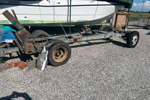 Carrello porta barca