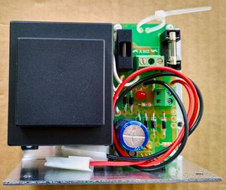 Alimentatore stabilizzato S0404 13,8V 800mA