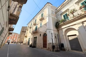 MULTILOCALE A MANOPPELLO