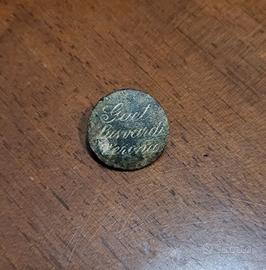 raro bottone vintage con scritte da identificare