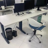 Scrivanie e arredi vari ufficio operativo