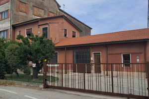 Spazio magazzino e abitazione