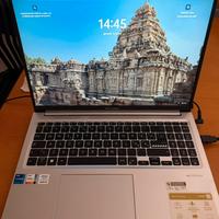 ASUS vivobook i7-1255U (1.70 GHz)
