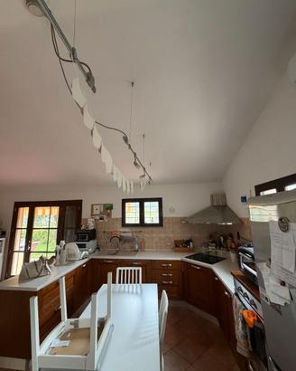 GRANDE CUCINA COMPLETA DI ELETTRODOMESTICI