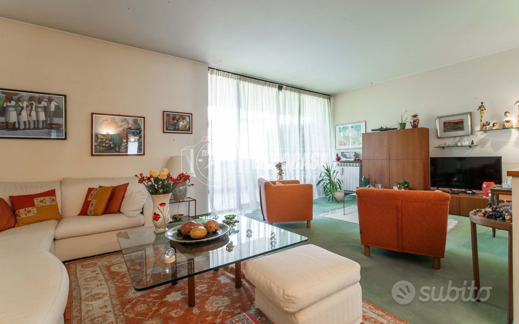 Trilocale doppi servizi con terrazzo e box - Altro