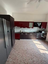 Cucina modulabile con elettrodomestici