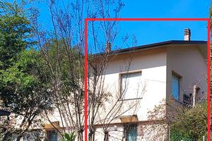 Porzione di casa di testa