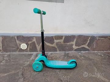 monopattino a 3 ruote 