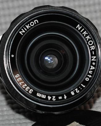 Nikon Nikkor 24mm f2,8 - Manual focus