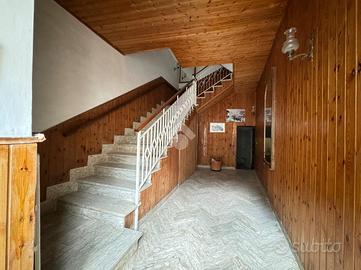 CASA SEMINDIPENDENTE A POZZILLI