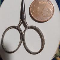 Antica forbicina da ricamo a mano