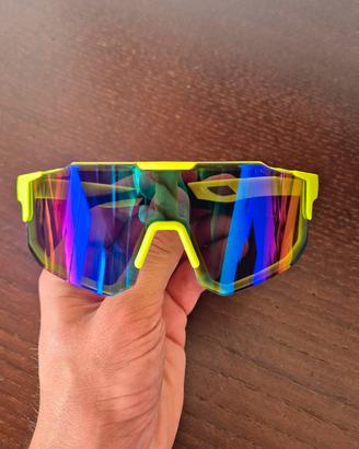Occhiali sportivi giallo fluo con lente specchiata