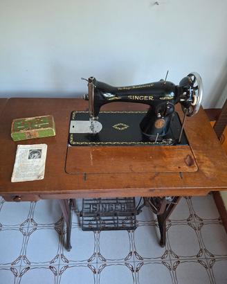 singer 15M88 con tavolino 