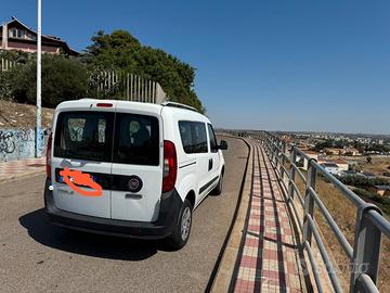 Doblò doblo combi 5 posti sedili riscaldati diesel