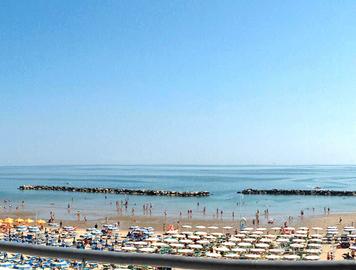 Direttamente sulla spiaggia fronte mare