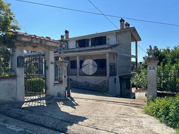 PORZIONE DI BIFAMILIARE A COLLEVECCHIO