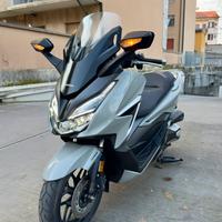 HONDA FORZA 350 DELUXE –  2.600 KM