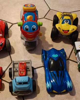 Macchine e moto giocattolo 