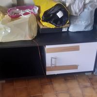 Mobiletto porta televisori