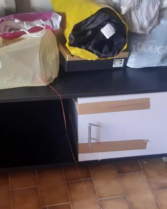 Mobiletto porta televisori