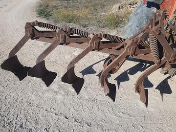 Aratro 5 Vomeri a Molle