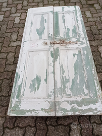 Antico portoncino d epoca. S