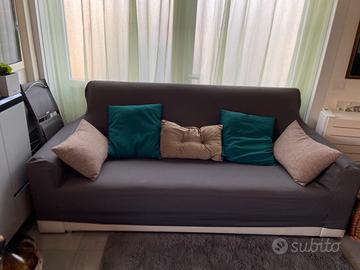 Divano letto con copertura