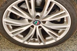 cerchi Stelvio Giulia 18 8j Goodyear asymetric 6