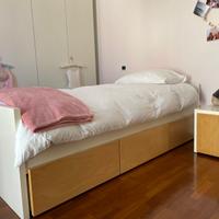 Letto singolo con materasso e cassettone/comodino
