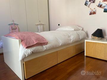 Letto singolo con materasso e cassettone/comodino
